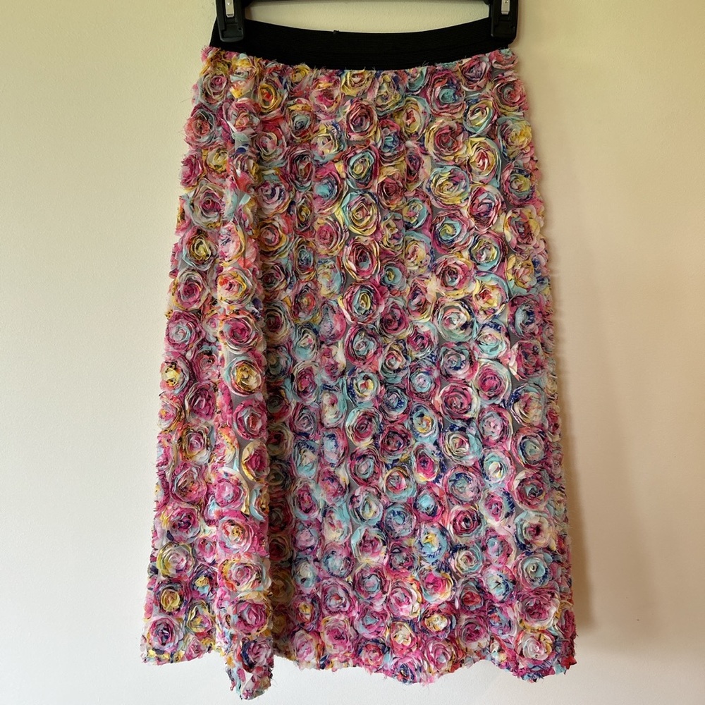 Leith Barbiecore pink multicolor 3-D floral mid length skirt Size XS EUC